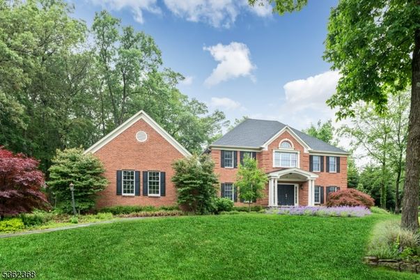 Backyard, Exterior, Facade, Brick Facade, Brick Traditional