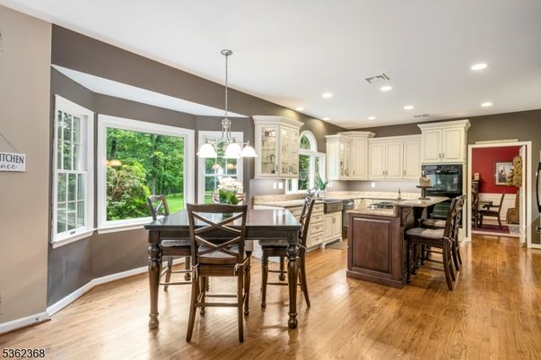 Dining room, Interior, Kitchen, Pendant Lights, Recessed Lighting, Wood Texture Flooring