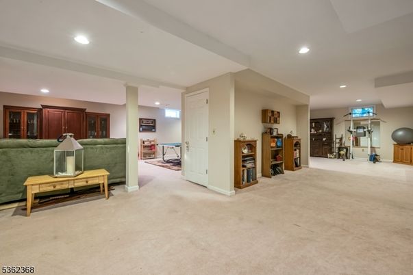 Fitness Equipment, Interior, Living room, Recessed Lighting