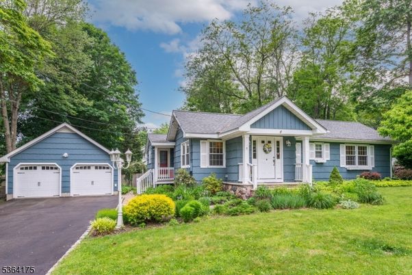 Attached, Detached Garage, Exterior, Facade, Cape Cod