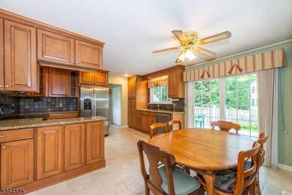 Dining room, Interior, Kitchen, Stainless Steel Appliances