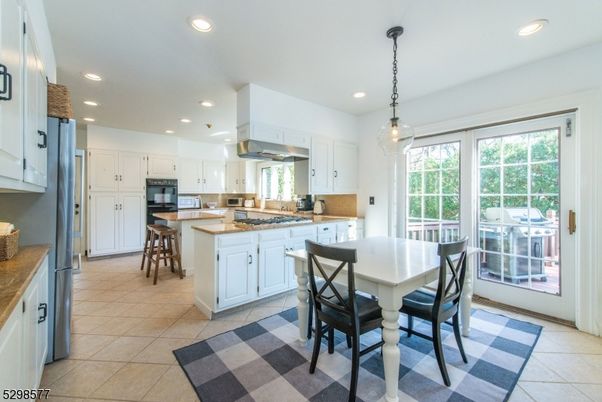 Dining room, Interior, Kitchen, Pendant Lights, Recessed Lighting, Stainless Steel Appliances