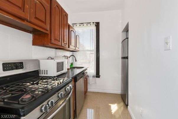 Interior, Kitchen, Stainless Steel Appliances