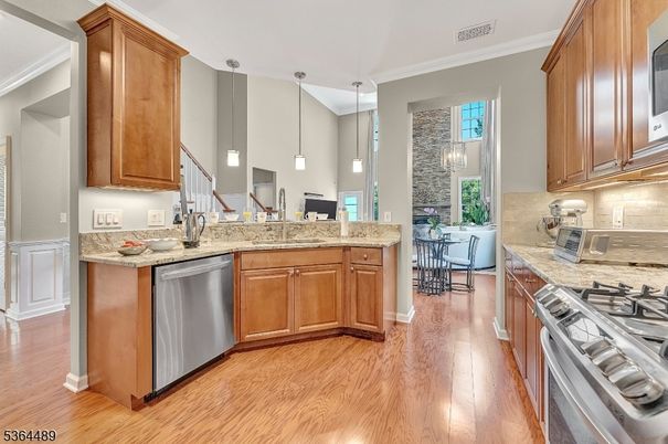 Dining room, Interior, Kitchen, Pendant Lights, Wood Texture Flooring