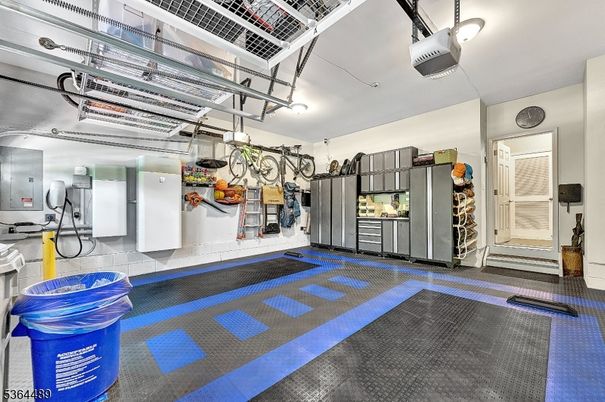 Garage, Interior
