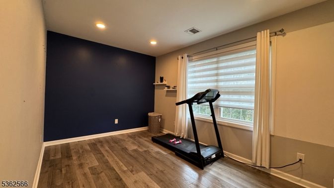 Fitness Equipment, Interior, Recessed Lighting, Wood Texture Flooring
