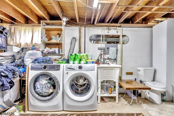 Interior, Washer, Wooden Beams, Wooden Ceilings