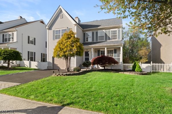Attached, Exterior, Facade, Farmhouse