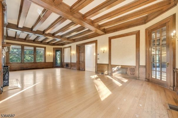 Empty room, Interior, Wooden Beams, Wood Texture Flooring