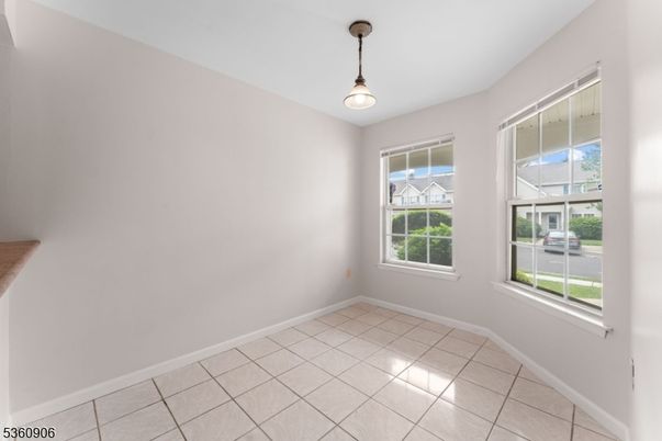 Empty room, Interior, Pendant Lights
