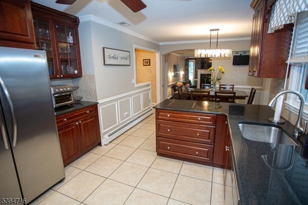 Chandelier, Dining room, Interior, Kitchen