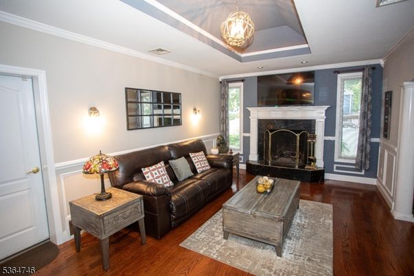 Fireplace, Interior, Living room, Pendant Lights, Recessed Lighting, Wood Texture Flooring