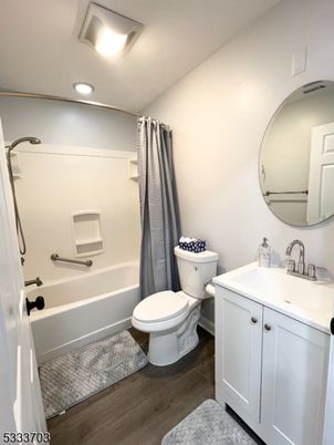 Bathroom, Interior, Recessed Lighting, Wood Texture Flooring