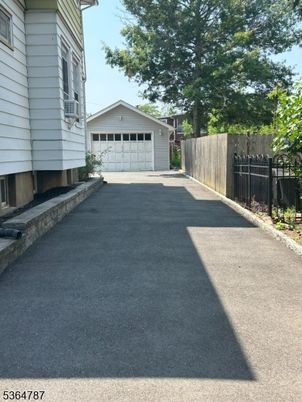Detached Garage, Exterior
