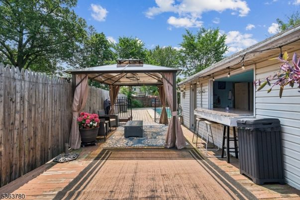 Exterior, Hot Tub
