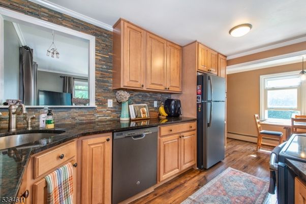 Dining room, Interior, Kitchen, Pendant Lights, Wood Texture Flooring