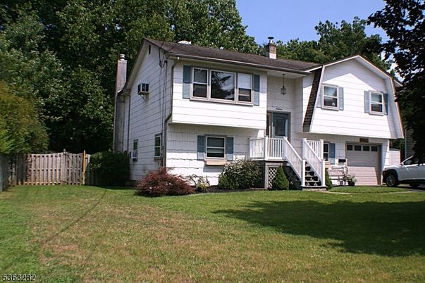 Attached, Exterior, Facade, Raised Ranch