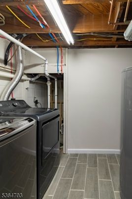 Interior, Washer, Wood Texture Flooring