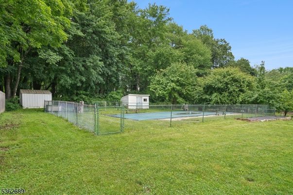 Exterior, Tennis Courts