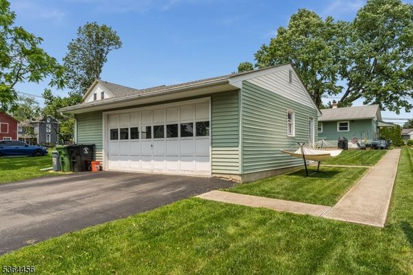 Detached Garage, Exterior