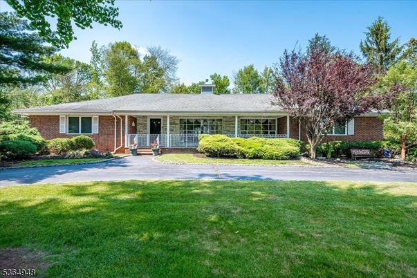 Backyard, Exterior, Facade, Brick Facade, Ranch