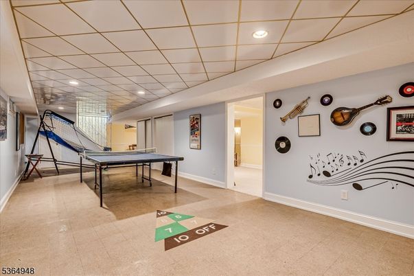 Game Room, Interior, Recessed Lighting