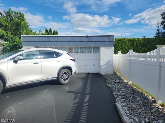 Detached Garage, Exterior