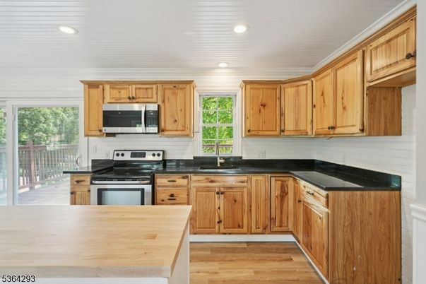Interior, Kitchen, Recessed Lighting, Wood Texture Flooring