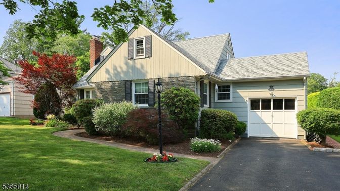 Attached, Exterior, Facade, Brick Facade, Cape Cod