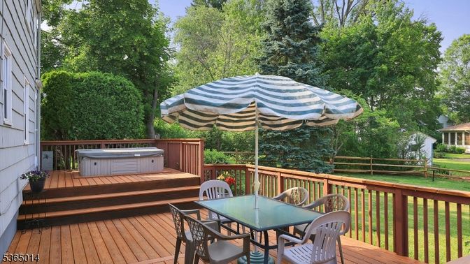 Exterior, Hot Tub