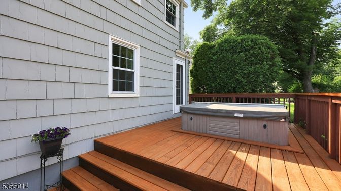 Exterior, Hot Tub