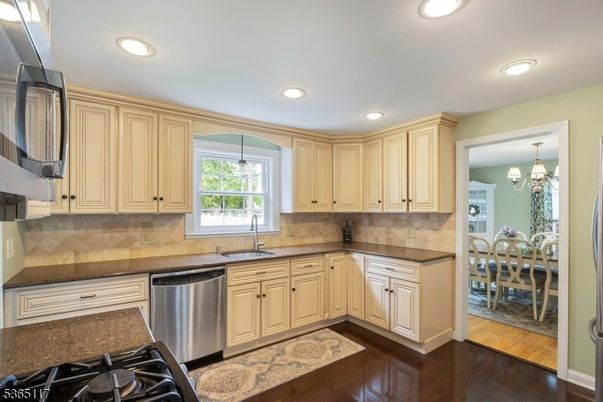 Chandelier, Dining room, Interior, Kitchen, Recessed Lighting, Wood Texture Flooring