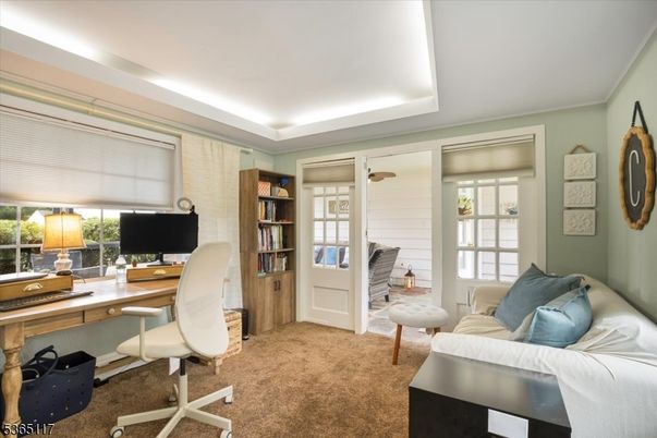 Home Office, Interior
