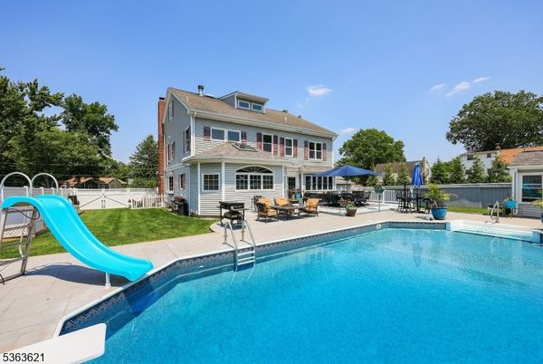 Exterior, Playground, Pool