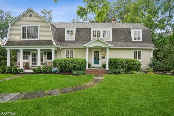 Exterior, Facade, Cape Cod