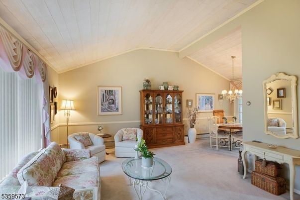 Chandelier, Dining room, Interior, Living room