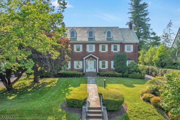 Backyard, Exterior, Facade, Brick Facade, Georgian