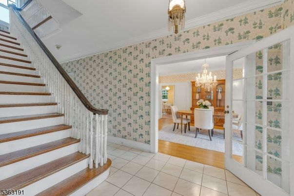 Chandelier, Dining room, Interior