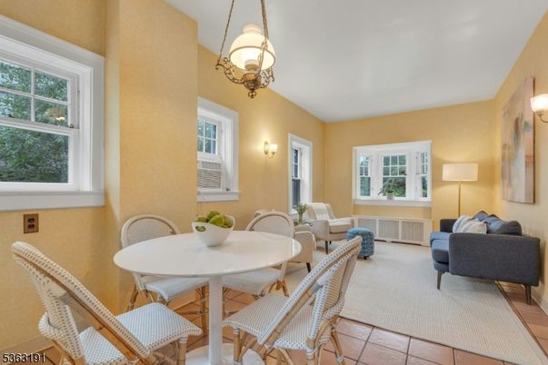 Chandelier, Dining room, Interior