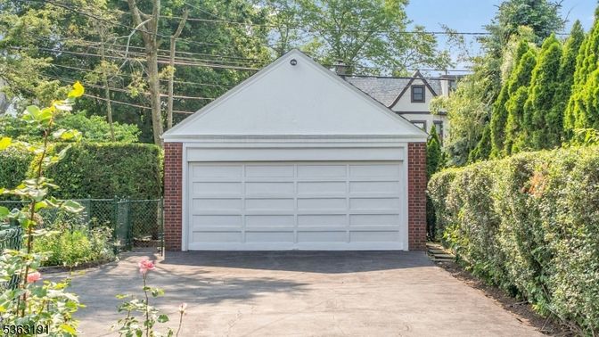 Detached Garage, Exterior