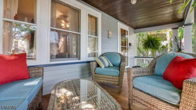 Exterior, Wood Texture Flooring