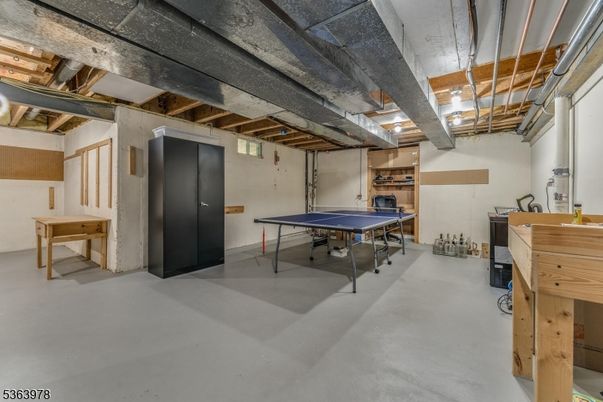 Game Room, Interior