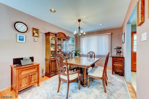 Chandelier, Dining room, Interior, Recessed Lighting, Wood Texture Flooring