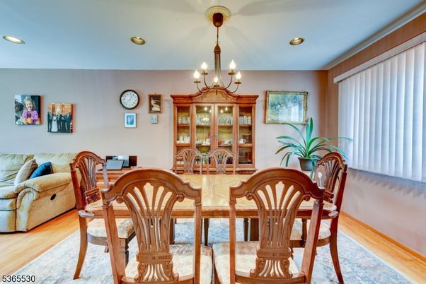 Chandelier, Dining room, Interior, Recessed Lighting, Wood Texture Flooring