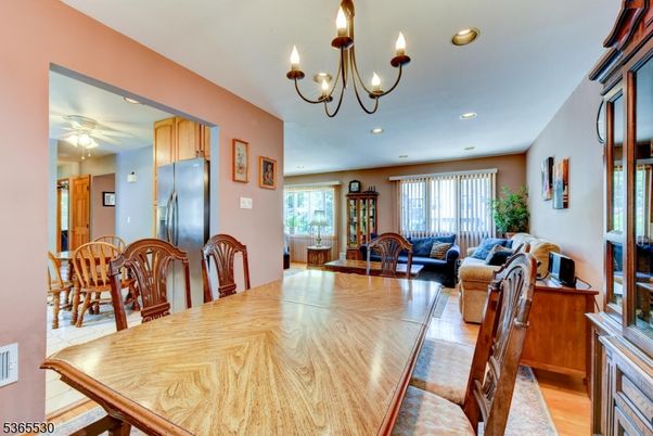 Chandelier, Dining room, Interior, Living room, Recessed Lighting, Wood Texture Flooring