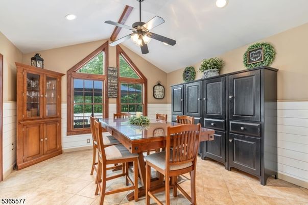 Dining room, Interior, Recessed Lighting