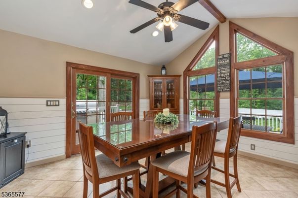 Dining room, Interior, Recessed Lighting