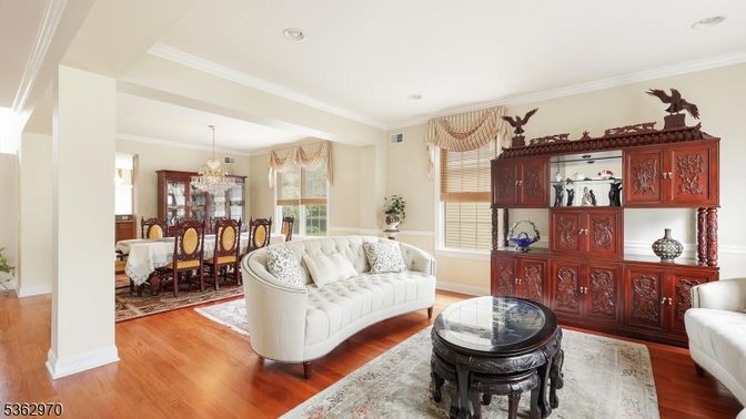 Chandelier, Dining room, Interior, Recessed Lighting, Wood Texture Flooring