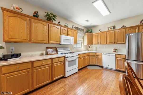 Interior, Kitchen, Wood Texture Flooring