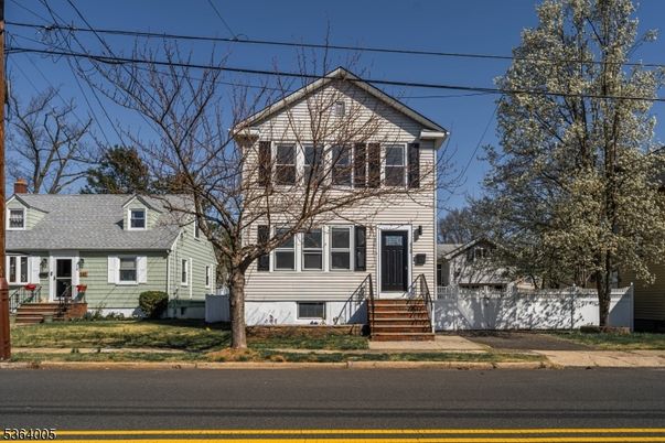 Exterior, Facade, Queen Anne Victorian